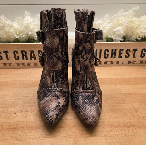 Freebird By Steven Joey Leather Ankle Boots Brown Snake Embossed Womens Sz 9 NEW - Picture 2 of 9